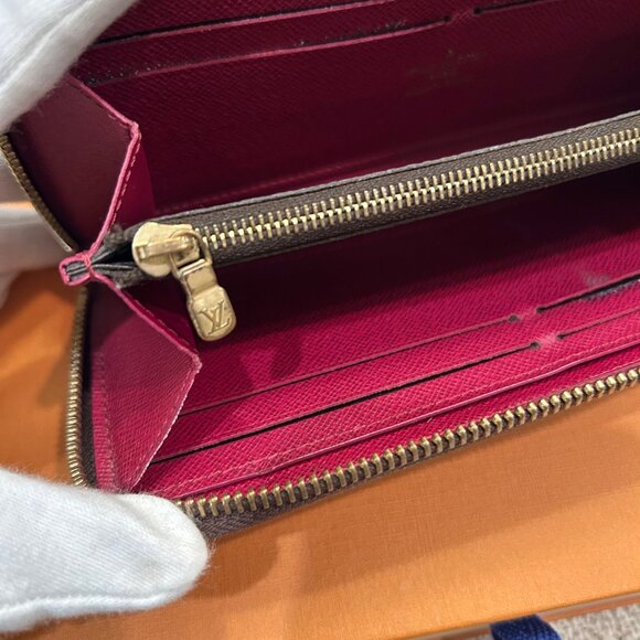 Louis Vuitton Porte Feuille Clémence Monogram Wallet with Fuscia Interior - Picture 5 of 13